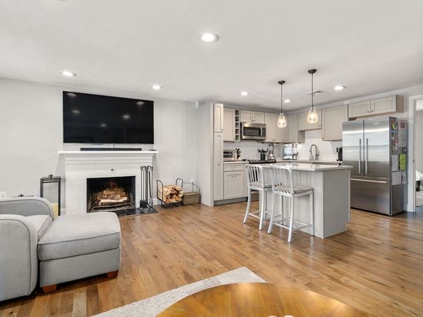 100 Main St, Unit 4, Boston, MA 02129