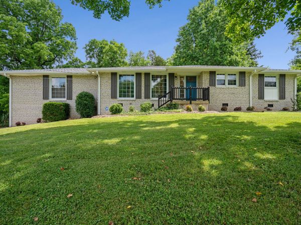 742 Currey Rd , Nashville, TN 37217