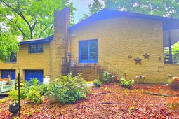 810 Camelia Street photo 4