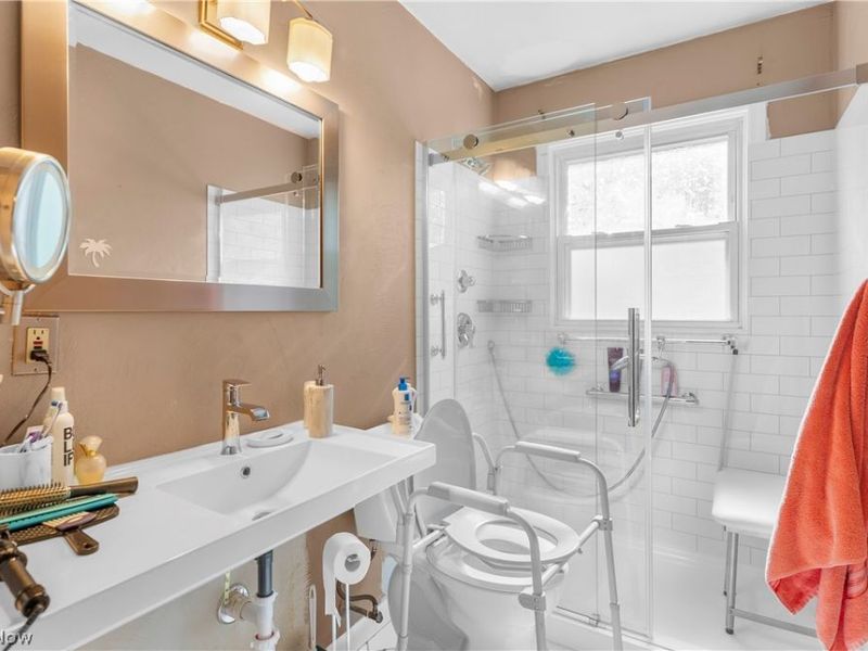 52 N Navarre Avenue, Youngstown, OH 44515 Photo 7