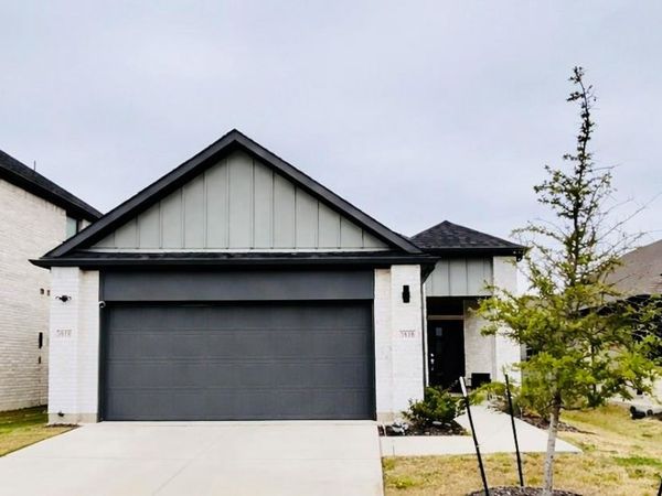 3810 Murvaul Drive, Farmersville, TX 75442