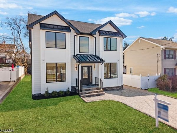 110 Platt Ave, Saddle Brook, NJ 07663