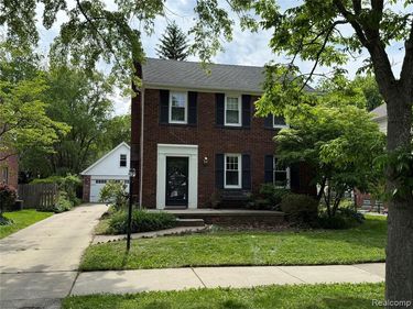 889 Rivard Boulevard, Grosse Pointe, MI 48230