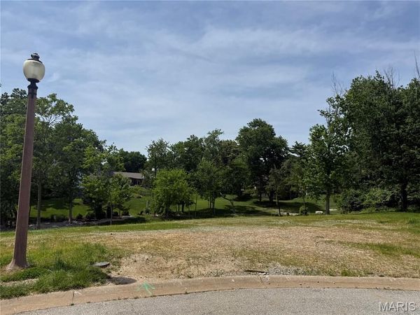 3 Summit Station, St Charles, MO 63303
