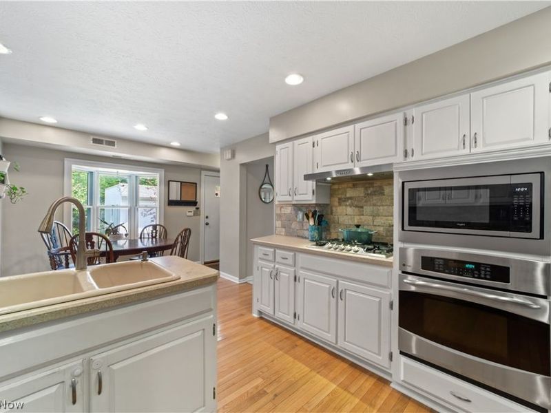 3349 E Monmouth Road, Cleveland Heights, OH 44118 Photo 17