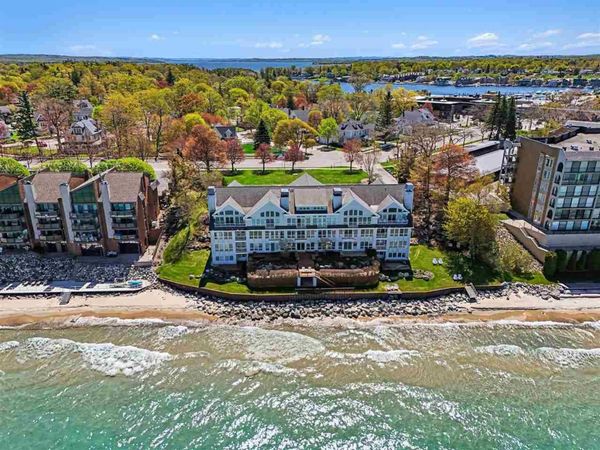 301 Michigan Avenue, Unit 8, Charlevoix, MI 49720