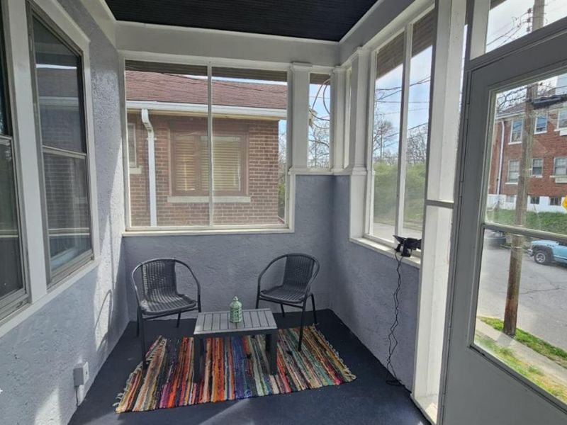 891 Ridgeway Avenue, Cincinnati, OH 45229 Photo 3