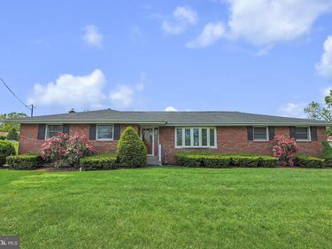 1004 MAPLE STREET, POTTSVILLE, PA 17901