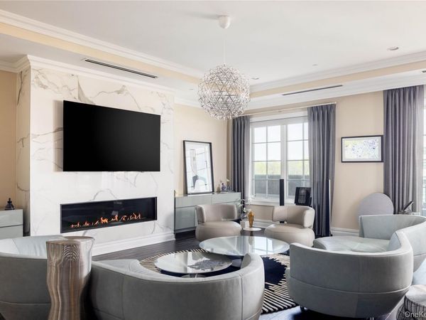 5000 Royal Court , Unit 5101, North Hills, NY 11040