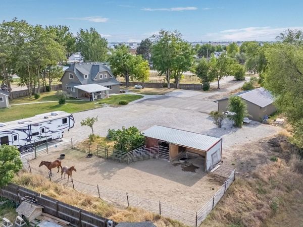 621 S Borchers Lane, Caldwell, ID 83605