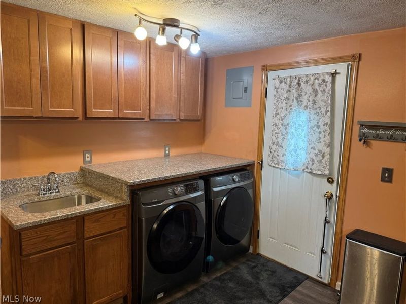 6447 Sandfield Drive, Brook Park, OH 44142 Photo 7