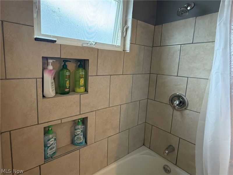 6447 Sandfield Drive, Brook Park, OH 44142 Photo 9