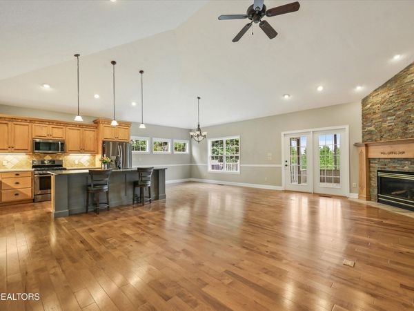 145 Nunyu Tr, Vonore, TN 37885