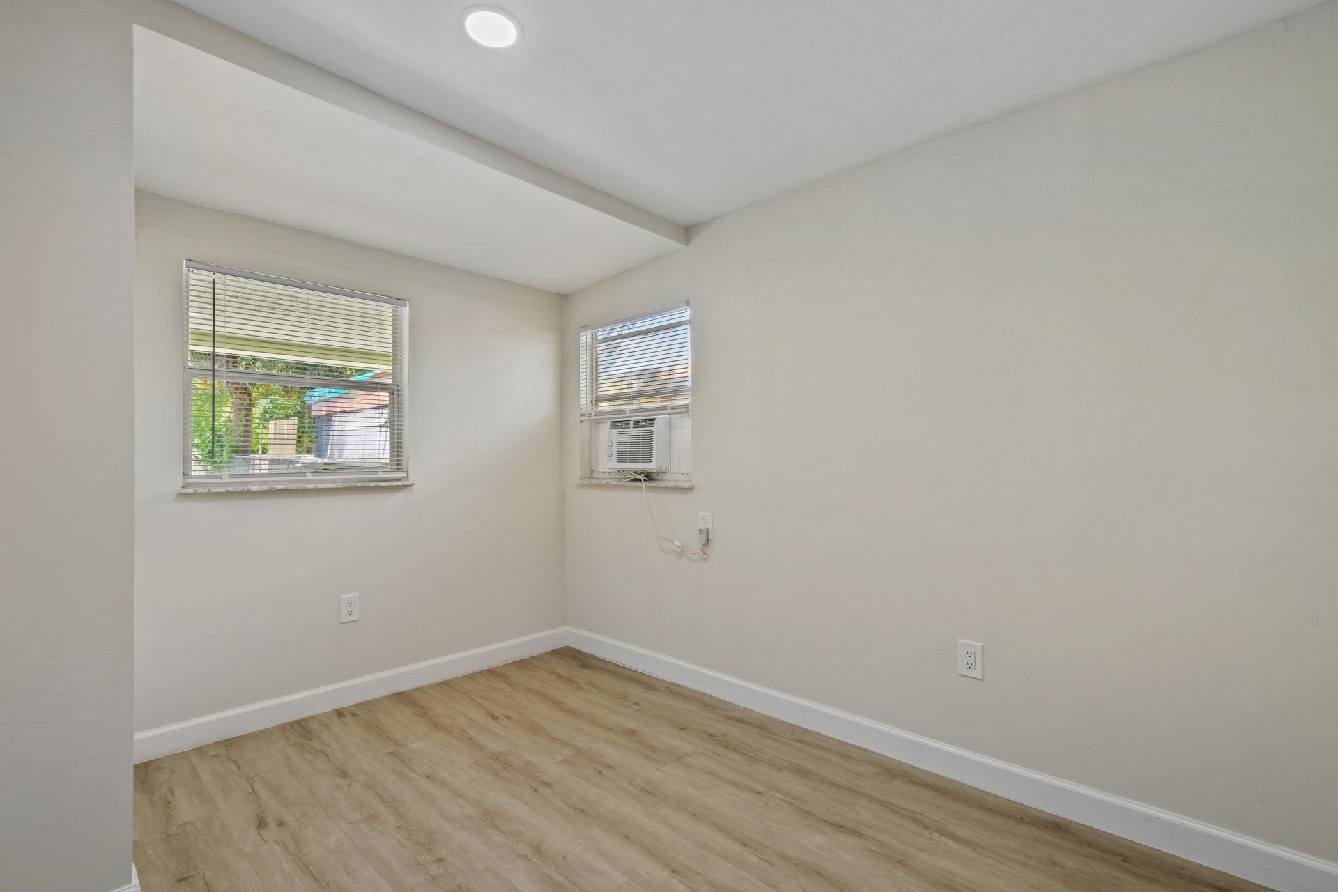 627 Bunker Road, West Palm Beach, FL 33405 Photo