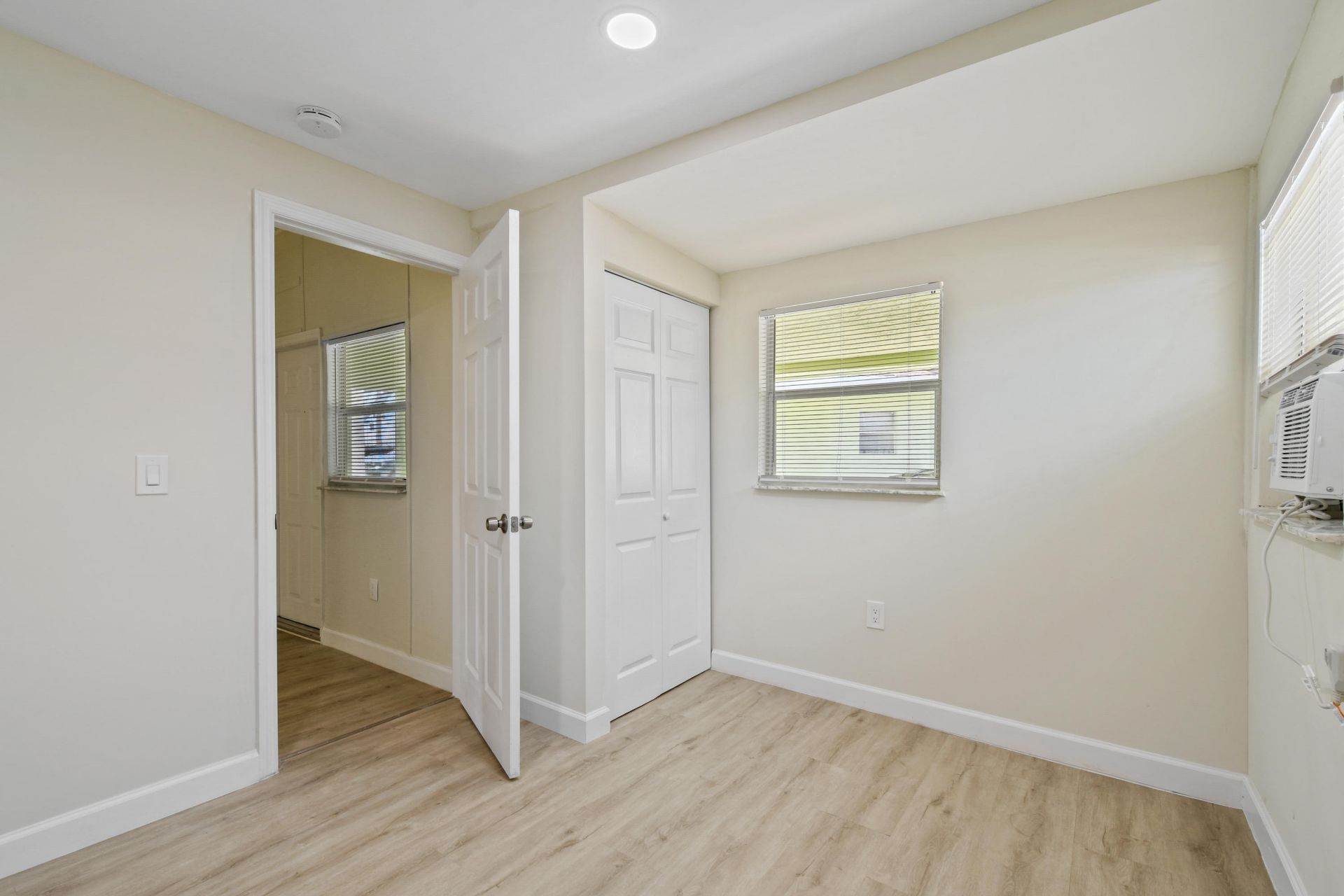 627 Bunker Road, West Palm Beach, FL 33405 Photo