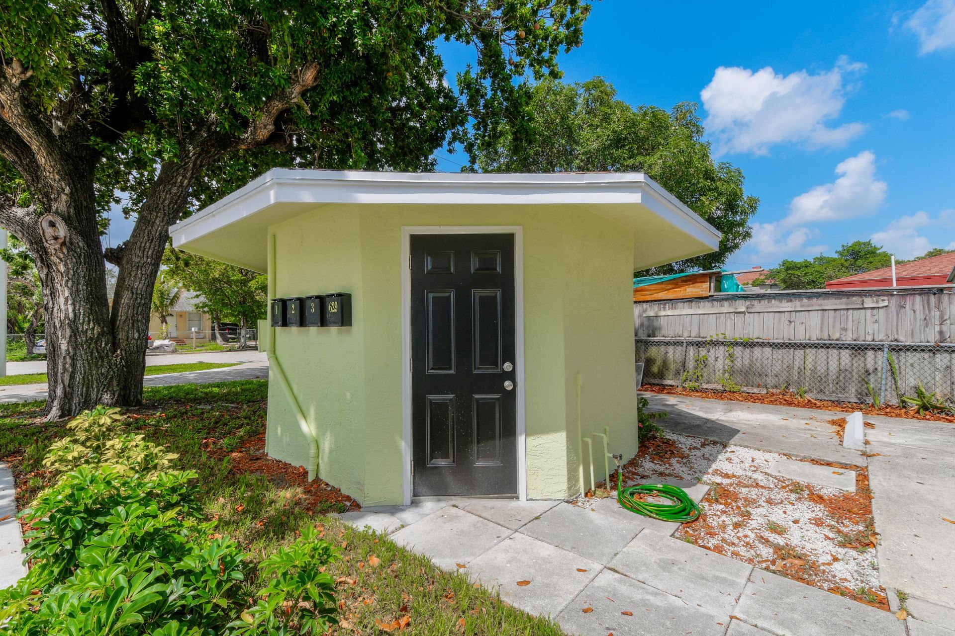 627 Bunker Road, West Palm Beach, FL 33405 Photo