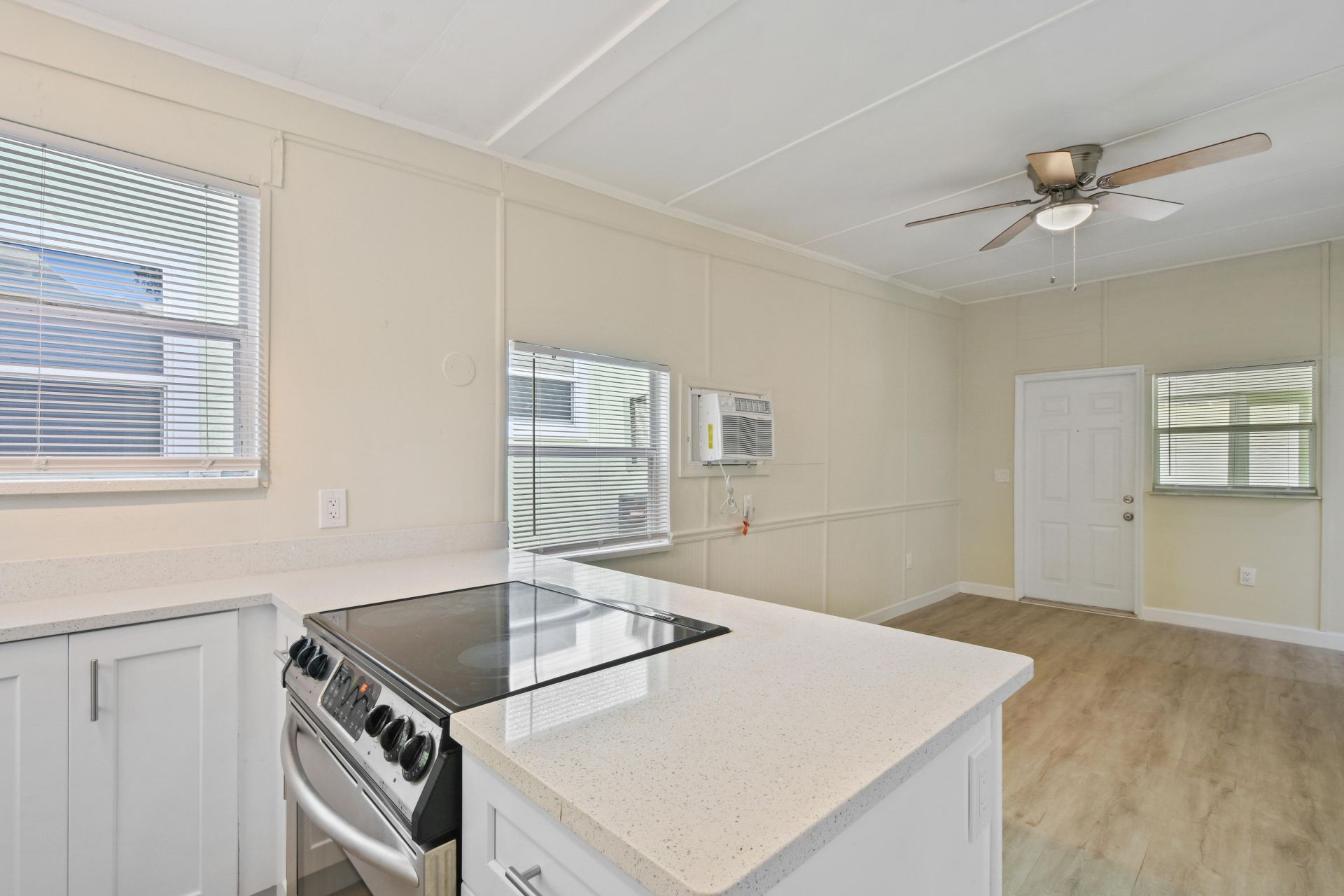 627 Bunker Road, West Palm Beach, FL 33405 Photo