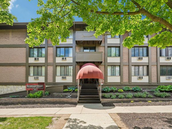 2025 E Greenwich Ave, Unit 106, Milwaukee, WI 53211