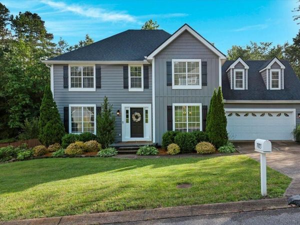 7923 Woodstone Drive , Hixson, TN 37343