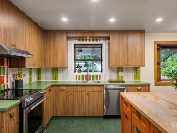 6511 W Holiday Dr, Boise, ID 83709