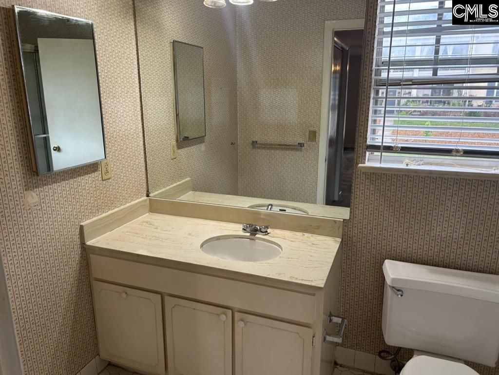 3600 Chateau Drive  Photo 10