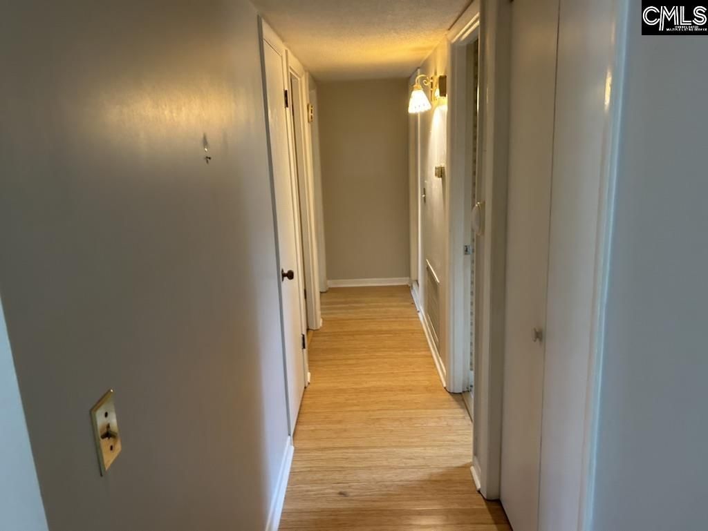 3600 Chateau Drive  Photo 7