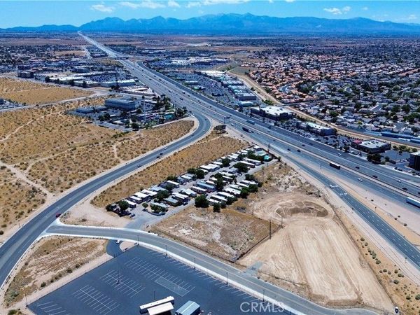 1 Locust Road, Hesperia, CA 92345