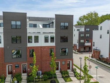 905 RIVERPLACE DRIVE, CONSHOHOCKEN, PA 19428