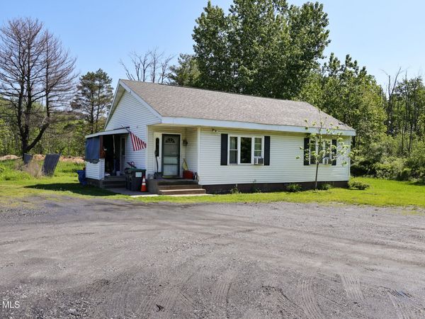 4 Connolly Road, Ballston Lake, NY 12019
