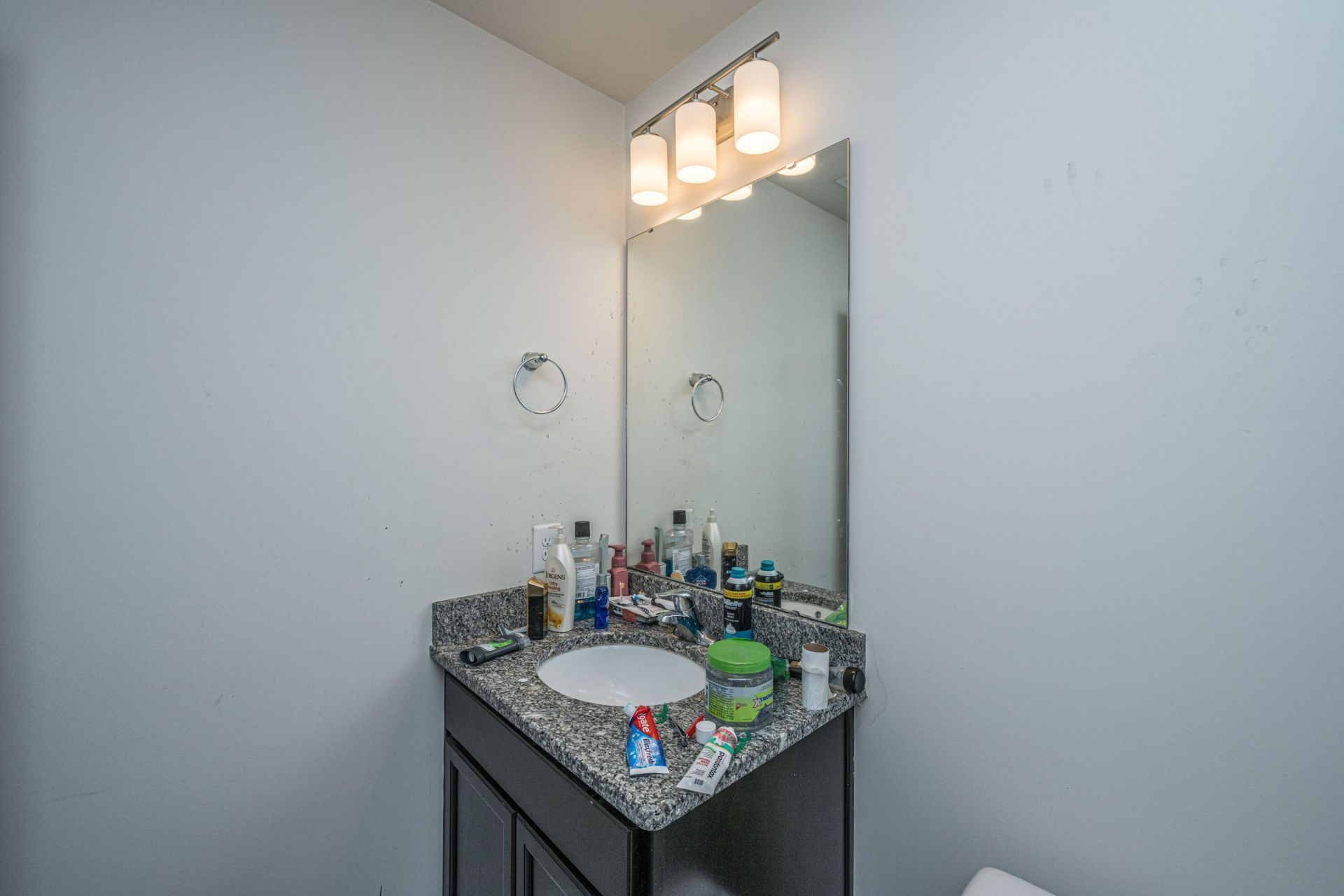 217 Alston Street Photo 14