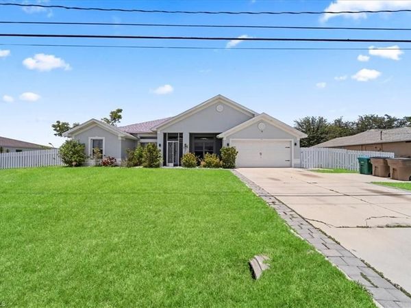 22 Nelson RD S, CAPE CORAL, FL 33991