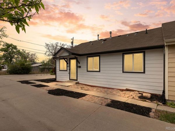 879 S Newton Street, Denver, CO 80219