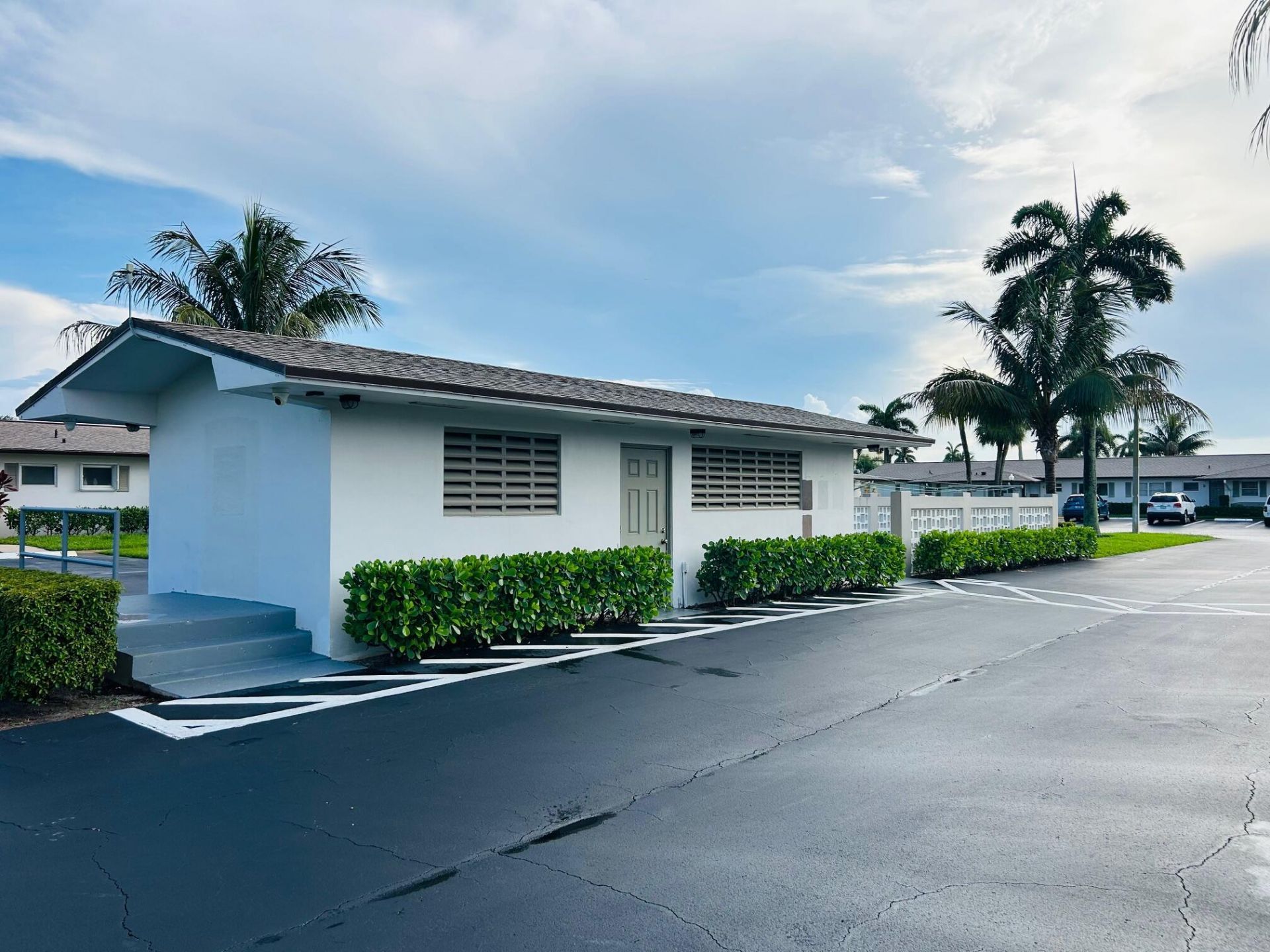 2805 Crosley Drive E, Unit G, West Palm Beach, FL 33415 Photo