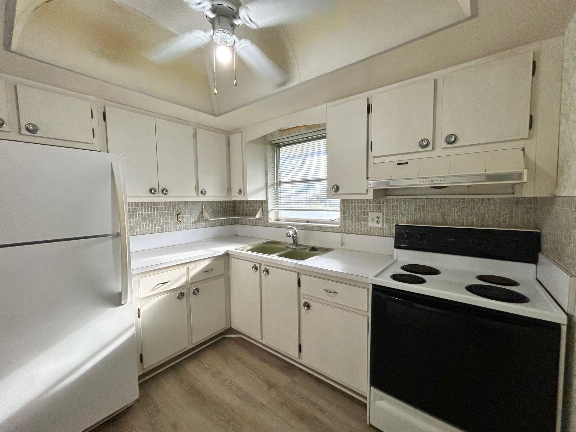 2805 Crosley Drive E, Unit G, West Palm Beach, FL 33415 Photo