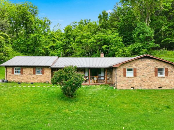 5461 Thackers Branch Road, Norton, VA 24273