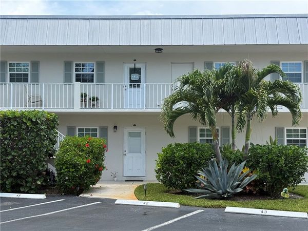 900 Jasmine Lane, Unit 102A, Vero Beach, FL 32963