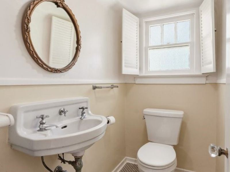 2745 Derbyshire Road, Cleveland Heights, OH 44106 Photo 13