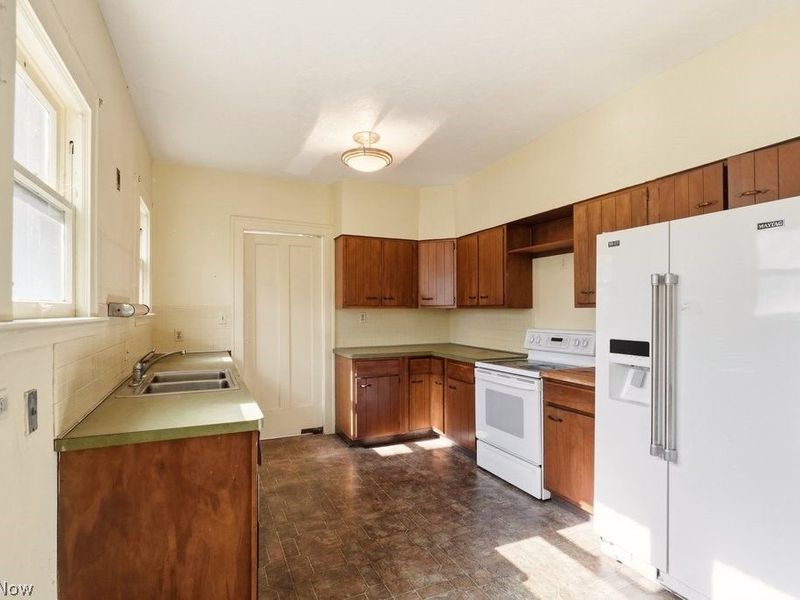 2745 Derbyshire Road, Cleveland Heights, OH 44106 Photo 15