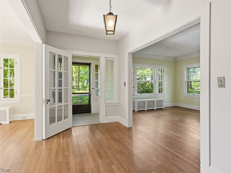 2745 Derbyshire Road, Cleveland Heights, OH 44106 Photo 5