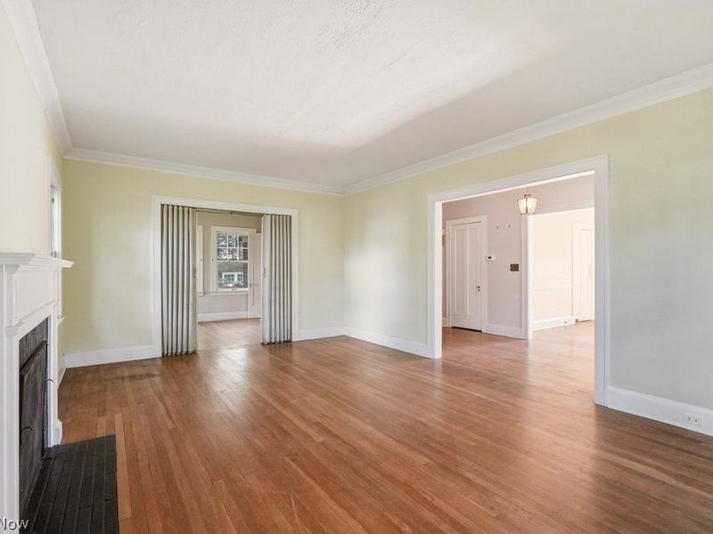 2745 Derbyshire Road, Cleveland Heights, OH 44106 Photo 8