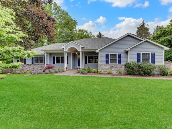 71 Dyke Road, Setauket, NY 11733
