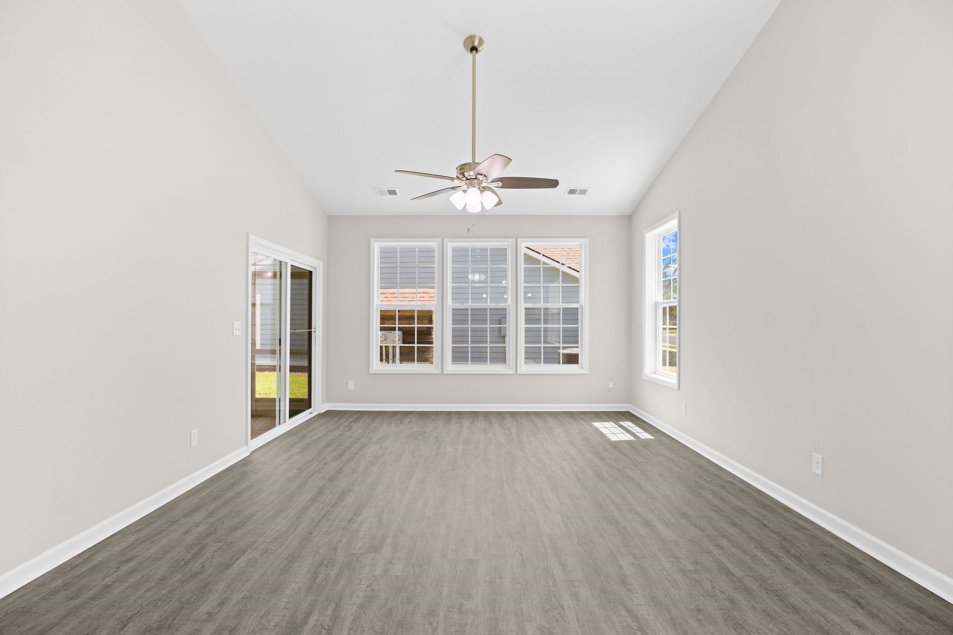 344 Saint Catherine Bay Ct. Photo 16