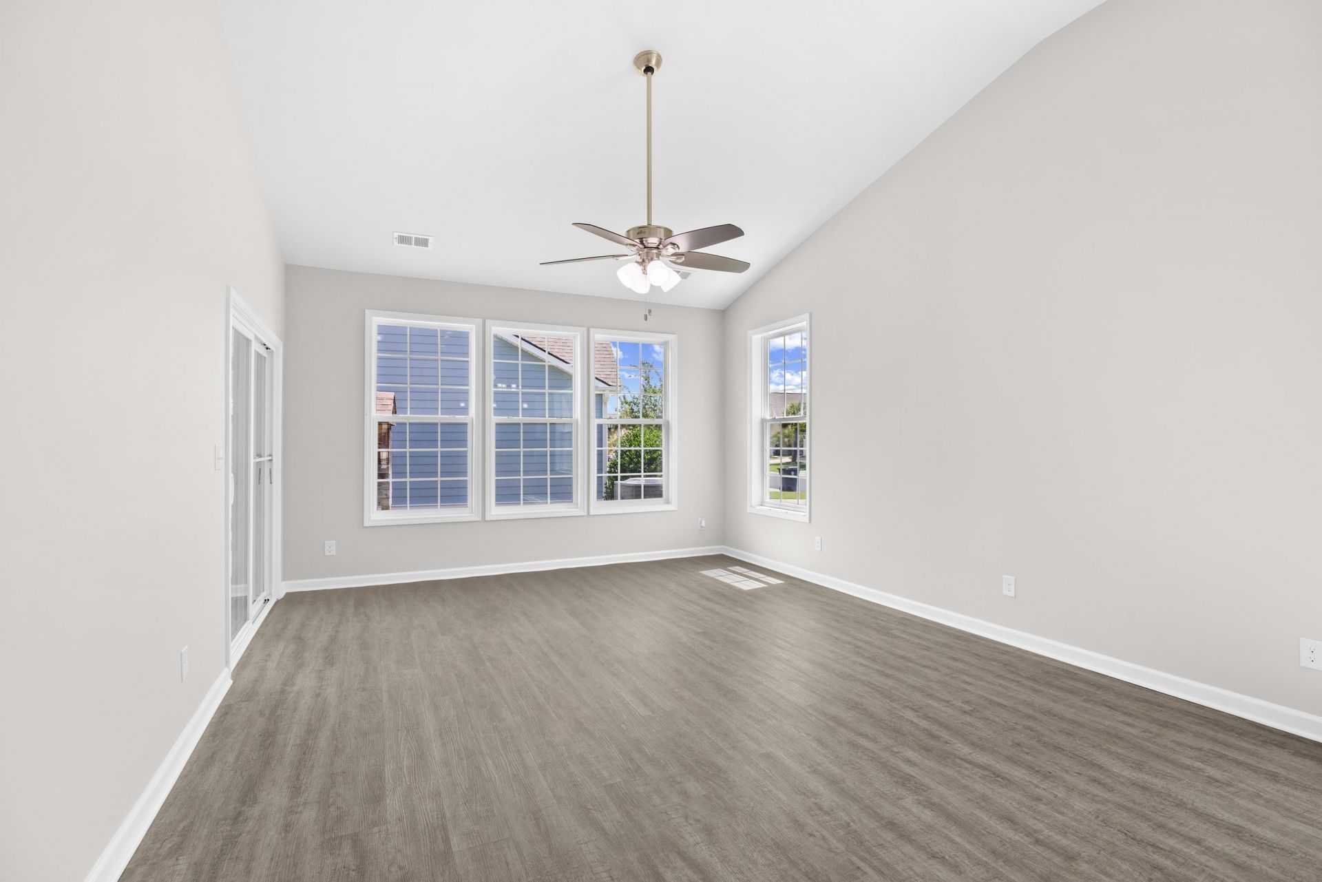 344 Saint Catherine Bay Ct. Photo 17