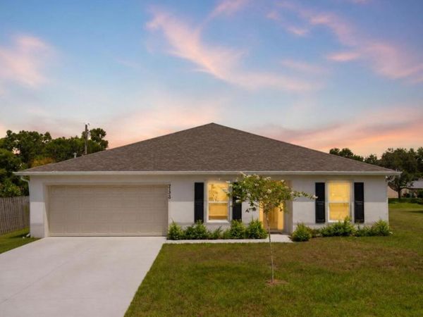 2126 SE North Blackwell Drive, Port St. Lucie, FL 34952