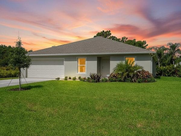 2126 SE North Blackwell Drive, Port St. Lucie, FL 34952