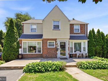 1646 SURREY LANE, HAVERTOWN, PA 19083