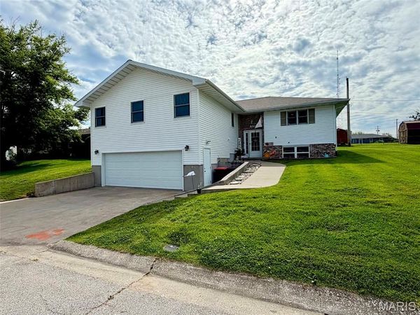 810 Houston Drive, Palmyra, MO 63461