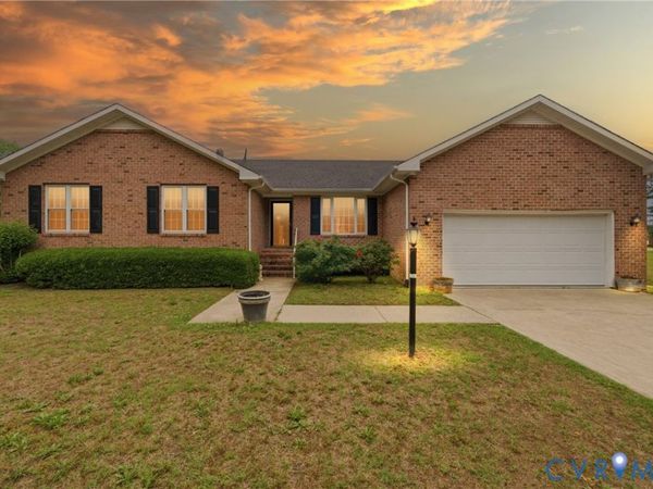 308 Meadow Circle , Emporia, VA 23847
