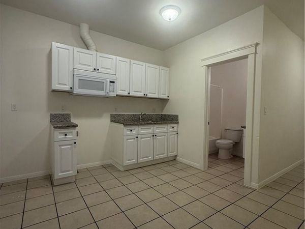 718 Chestnut Avenue, Unit 4, Long Beach, CA 90813