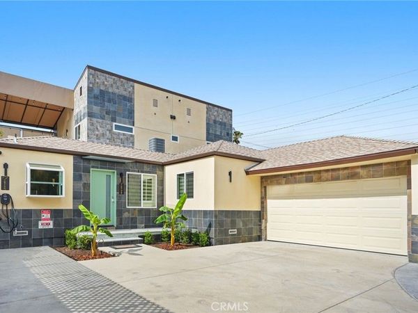 18748 Collins Street, Tarzana, CA 91356